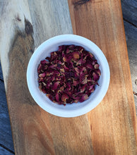Load image into Gallery viewer, Edible Petals- Organic red rose petals