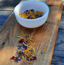 Load image into Gallery viewer, Edible Petals- Sunshine blend